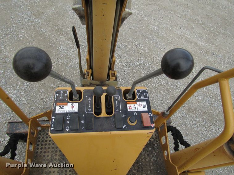 image for item DH8435 2002 Vermeer RT850 trencher