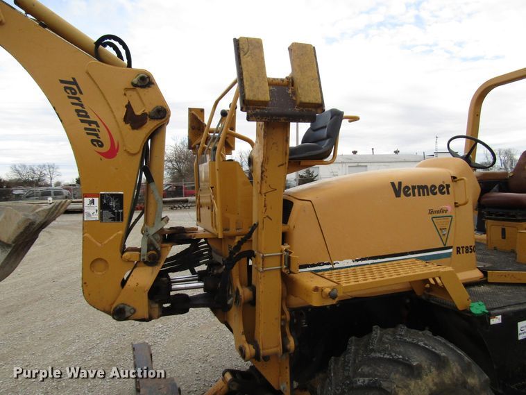 image for item DH8435 2002 Vermeer RT850 trencher