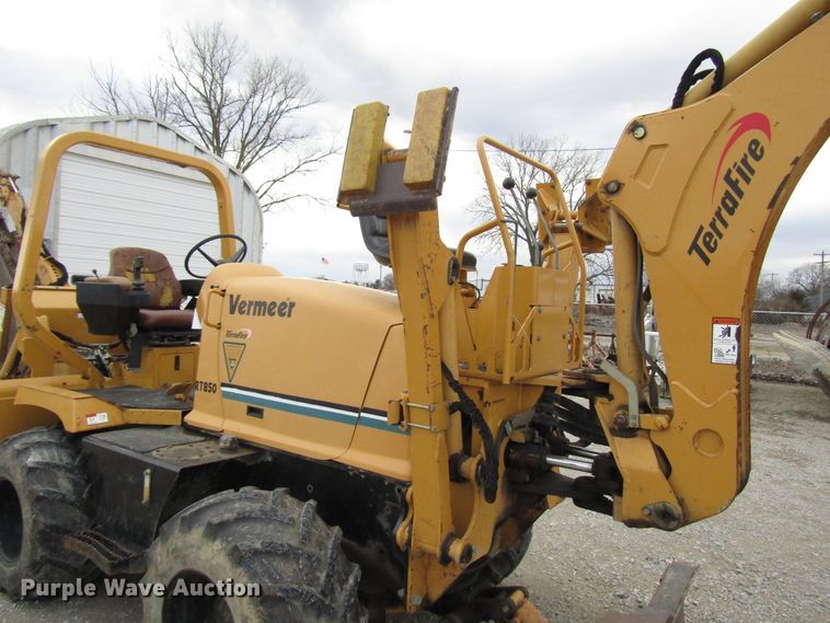 image for item DH8435 2002 Vermeer RT850 trencher