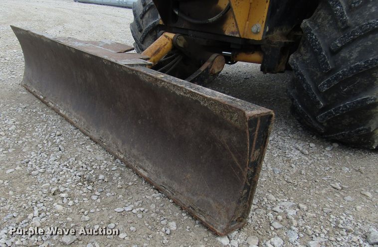 image for item DH8435 2002 Vermeer RT850 trencher