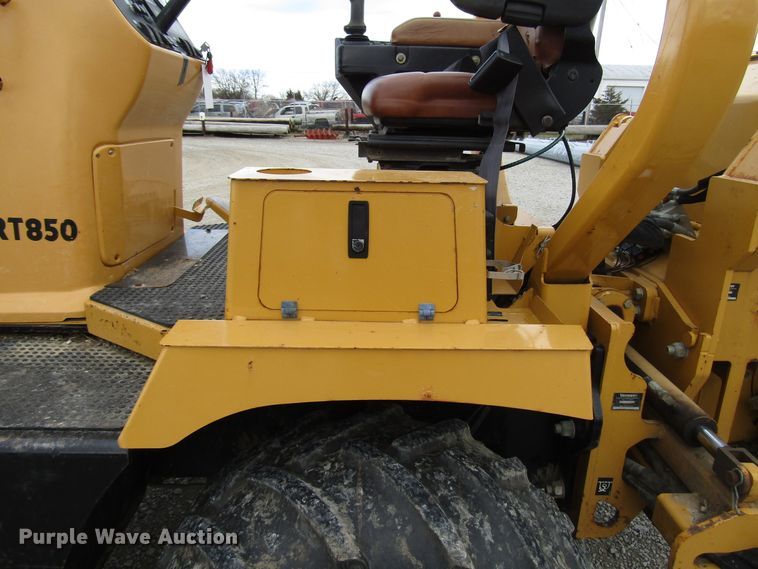 image for item DH8435 2002 Vermeer RT850 trencher