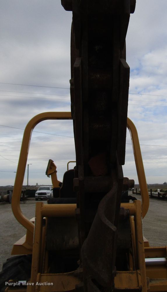 image for item DH8435 2002 Vermeer RT850 trencher