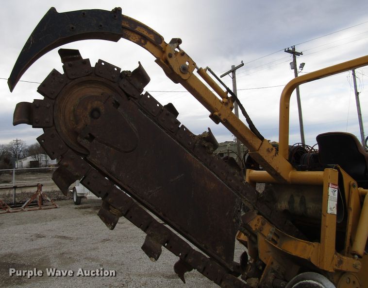 image for item DH8435 2002 Vermeer RT850 trencher