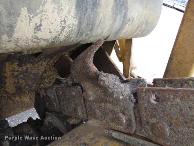 image for item DH8435 2002 Vermeer RT850 trencher