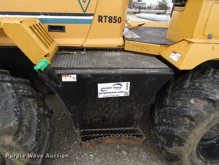 image for item DH8435 2002 Vermeer RT850 trencher