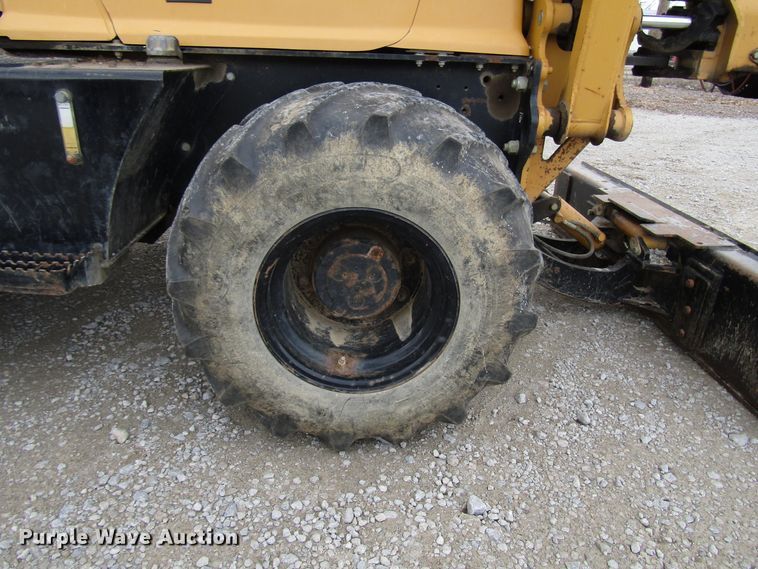 image for item DH8435 2002 Vermeer RT850 trencher