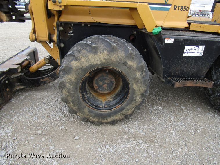 image for item DH8435 2002 Vermeer RT850 trencher