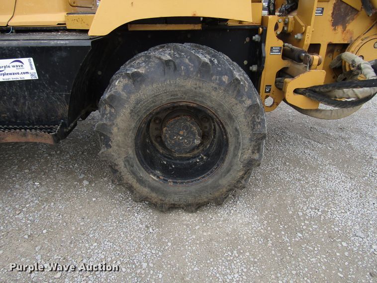 image for item DH8435 2002 Vermeer RT850 trencher
