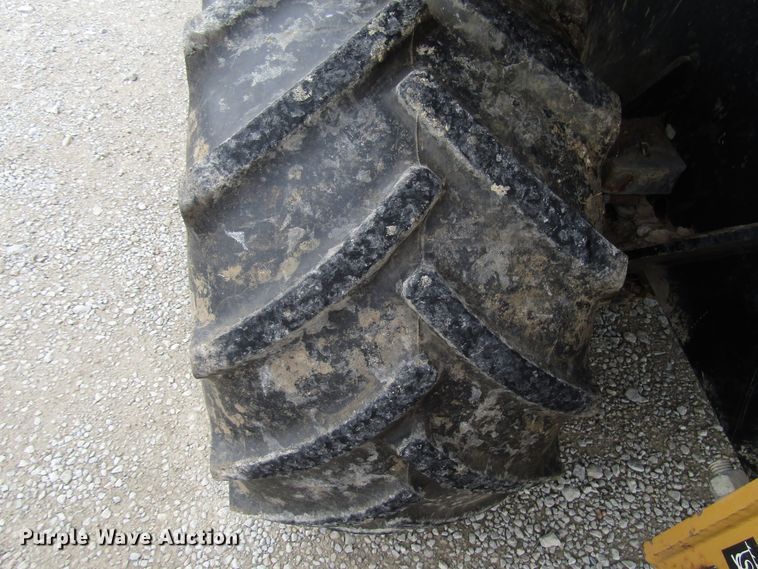 image for item DH8435 2002 Vermeer RT850 trencher