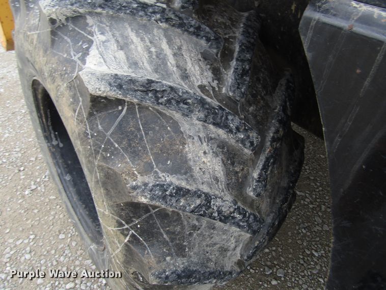 image for item DH8435 2002 Vermeer RT850 trencher