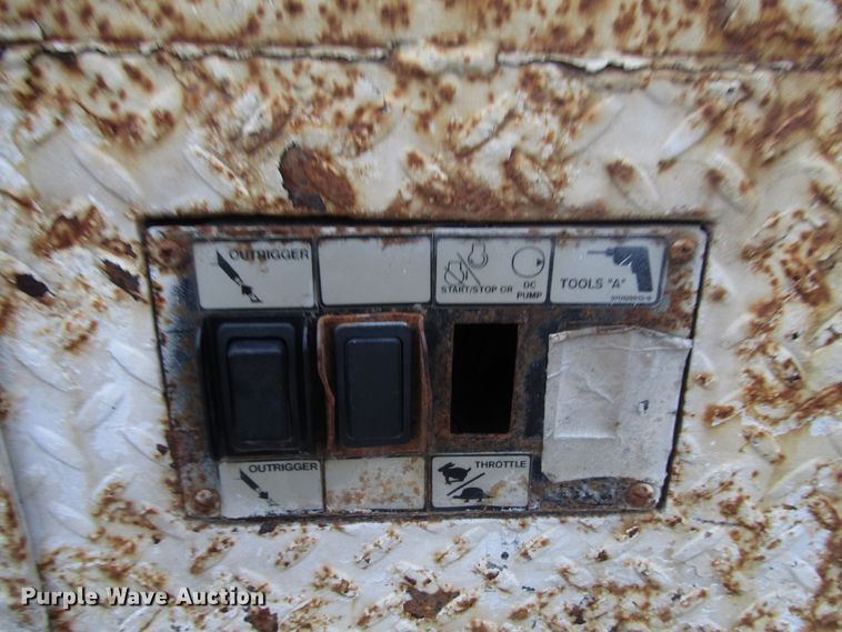 image for item DH8437 2010 Dodge Ram 5500 bucket truck