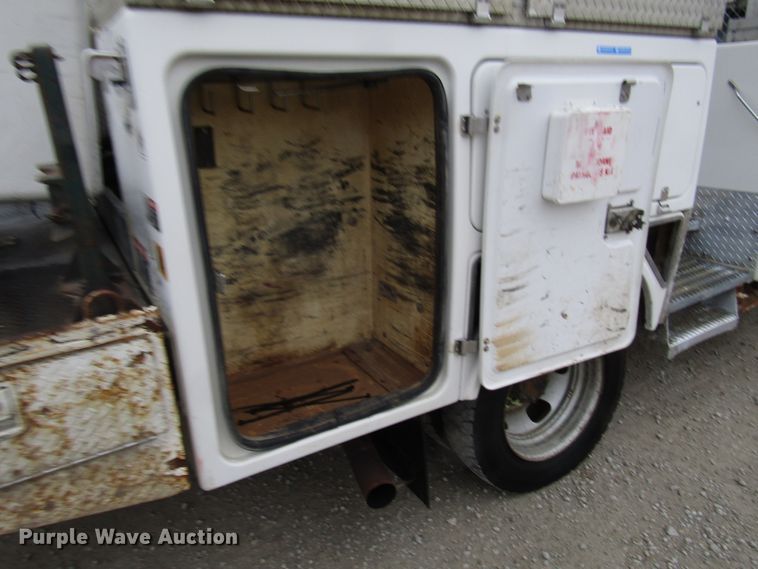 image for item DH8437 2010 Dodge Ram 5500 bucket truck