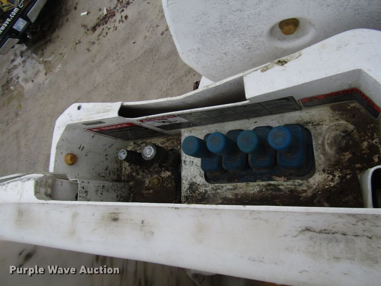 image for item DH8437 2010 Dodge Ram 5500 bucket truck