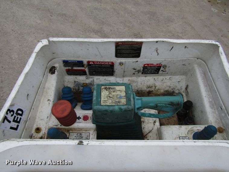 image for item DH8437 2010 Dodge Ram 5500 bucket truck