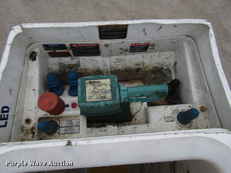 image for item DH8437 2010 Dodge Ram 5500 bucket truck