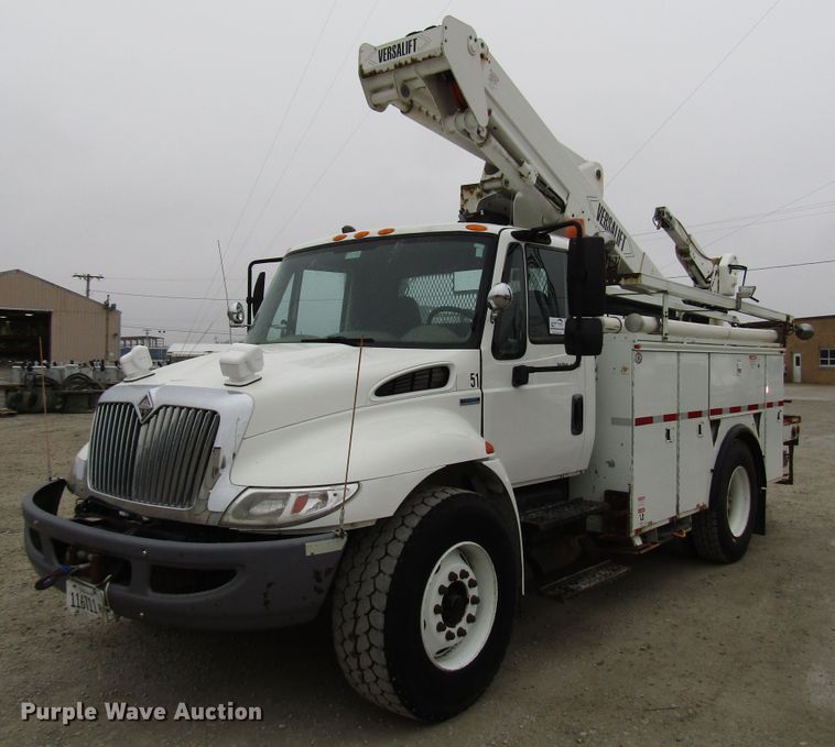 image for item DH8438 2009 International 4300 bucket truck