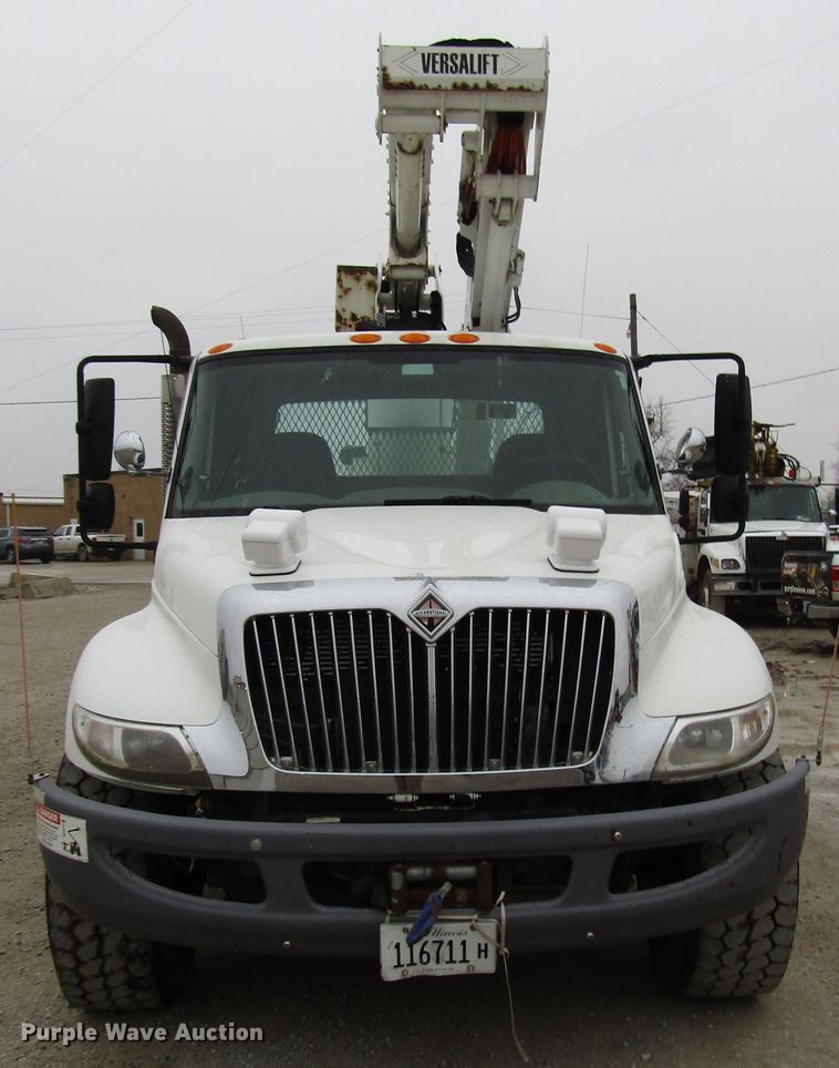 image for item DH8438 2009 International 4300 bucket truck