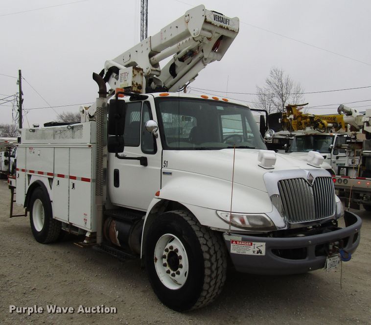 image for item DH8438 2009 International 4300 bucket truck