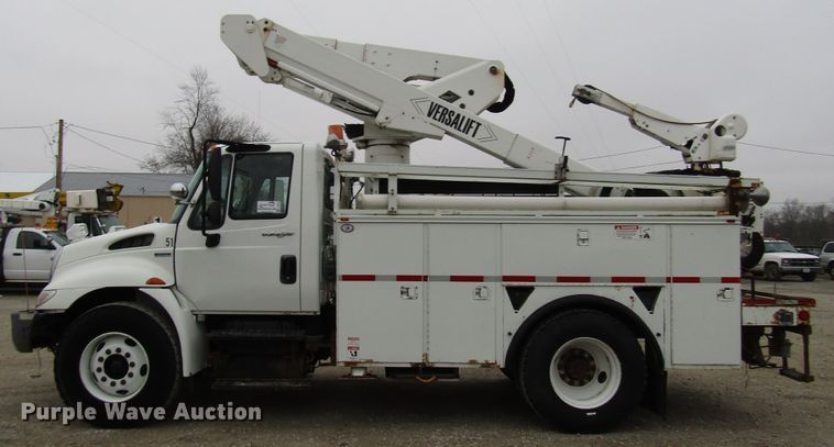 image for item DH8438 2009 International 4300 bucket truck