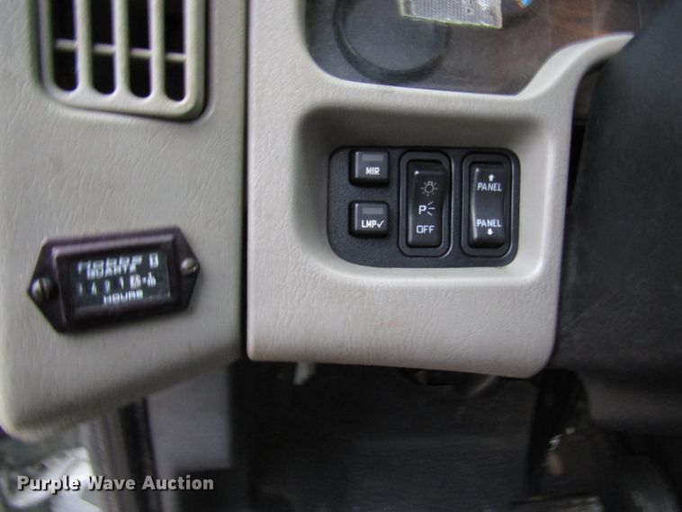 image for item DH8438 2009 International 4300 bucket truck