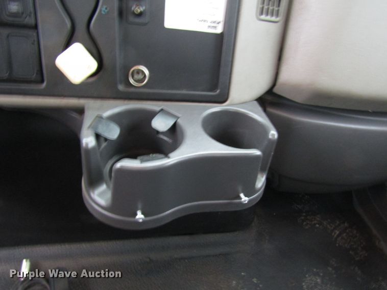 image for item DH8438 2009 International 4300 bucket truck