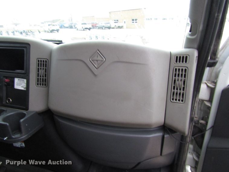 image for item DH8438 2009 International 4300 bucket truck