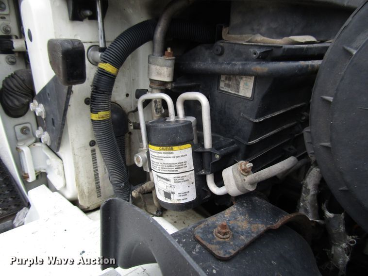 image for item DH8438 2009 International 4300 bucket truck