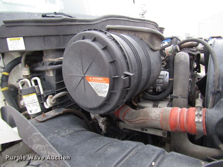 image for item DH8438 2009 International 4300 bucket truck