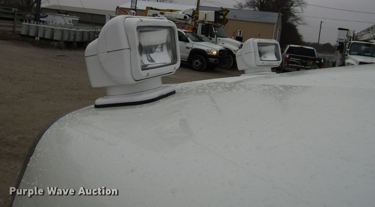 image for item DH8438 2009 International 4300 bucket truck