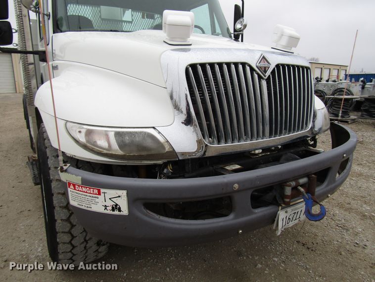 image for item DH8438 2009 International 4300 bucket truck