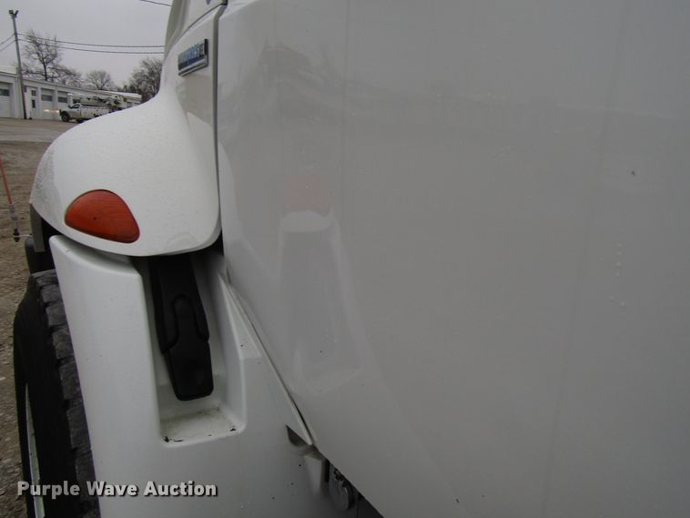 image for item DH8438 2009 International 4300 bucket truck