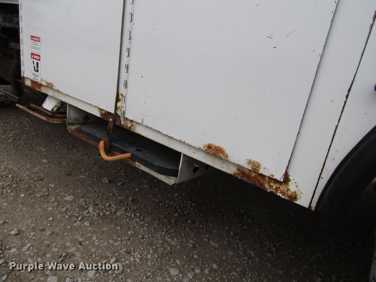 image for item DH8438 2009 International 4300 bucket truck