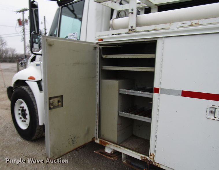 image for item DH8438 2009 International 4300 bucket truck