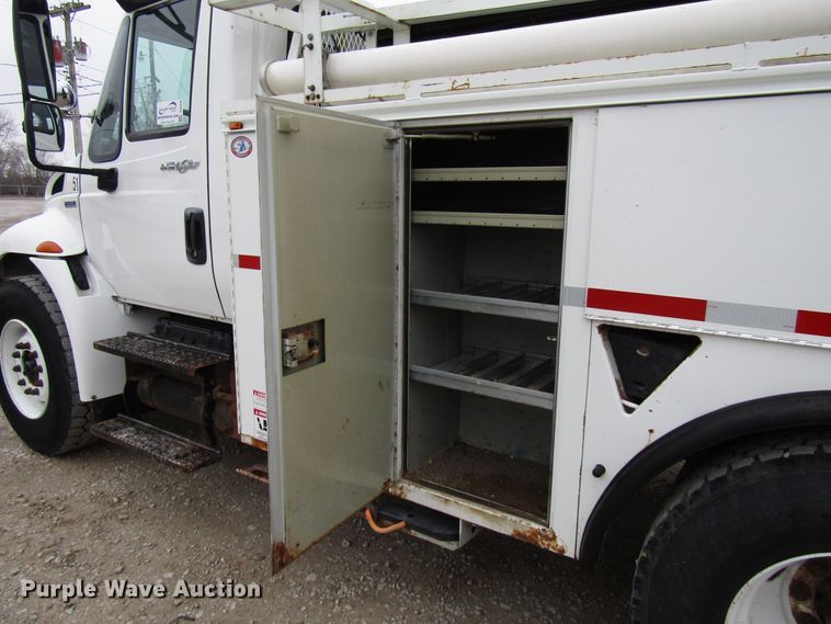 image for item DH8438 2009 International 4300 bucket truck