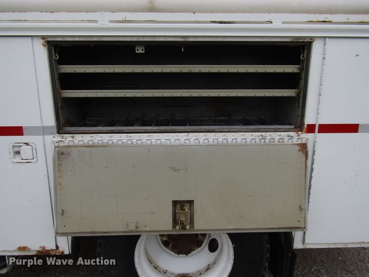 image for item DH8438 2009 International 4300 bucket truck