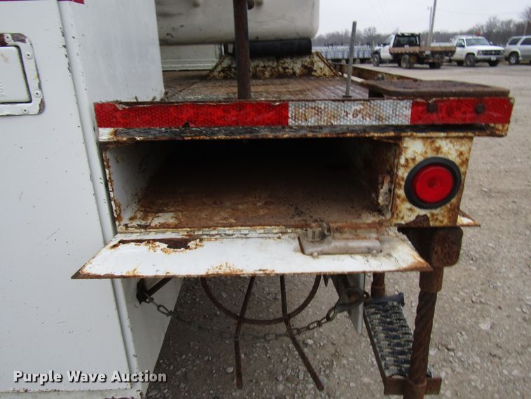 image for item DH8438 2009 International 4300 bucket truck