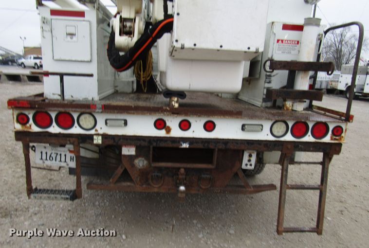 image for item DH8438 2009 International 4300 bucket truck