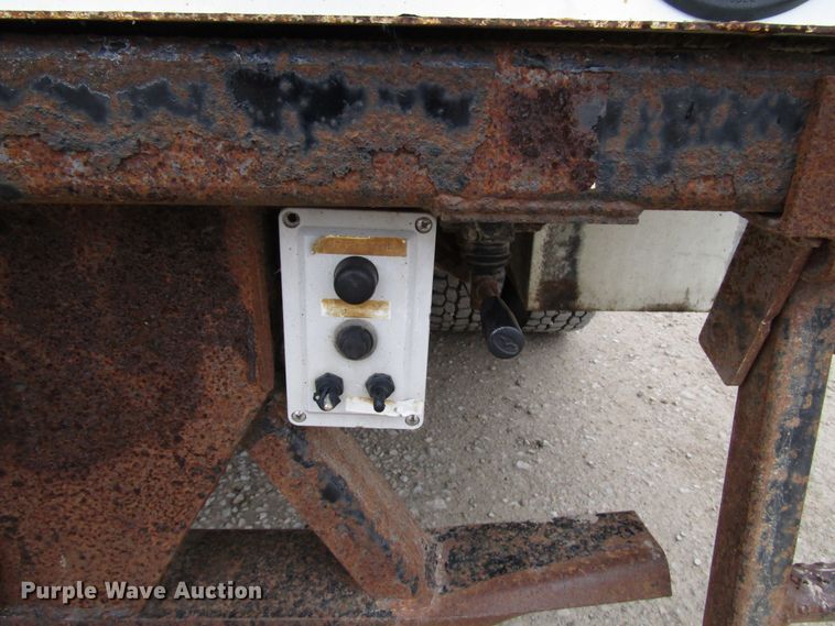 image for item DH8438 2009 International 4300 bucket truck