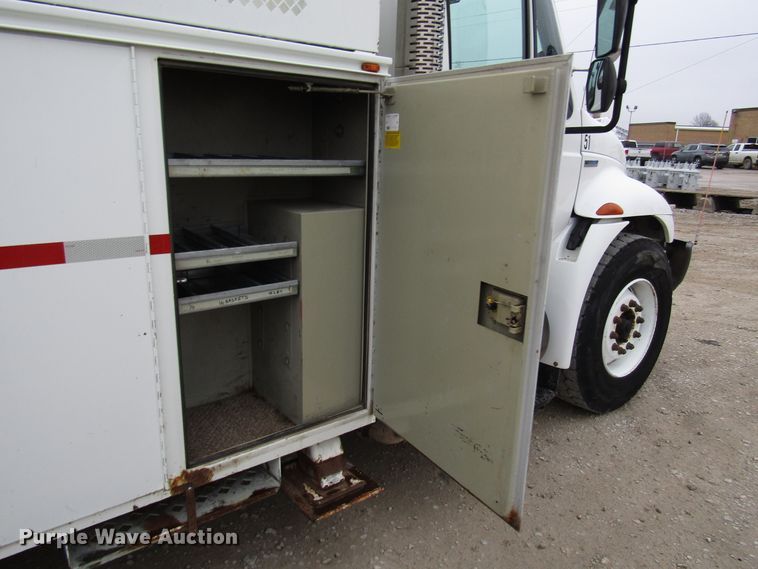 image for item DH8438 2009 International 4300 bucket truck