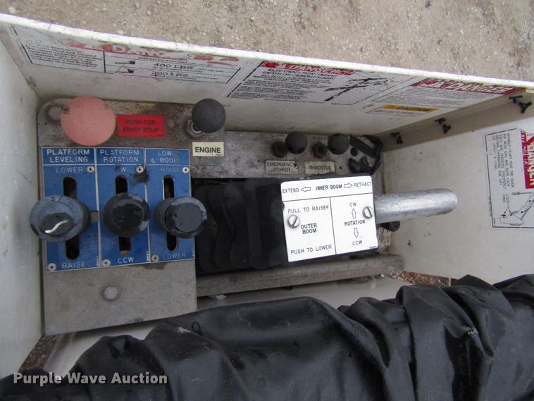 image for item DH8438 2009 International 4300 bucket truck