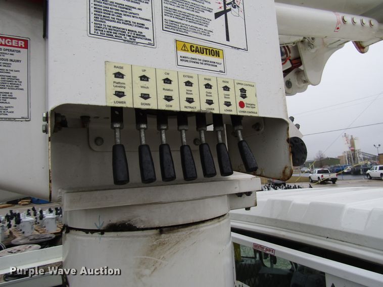 image for item DH8438 2009 International 4300 bucket truck