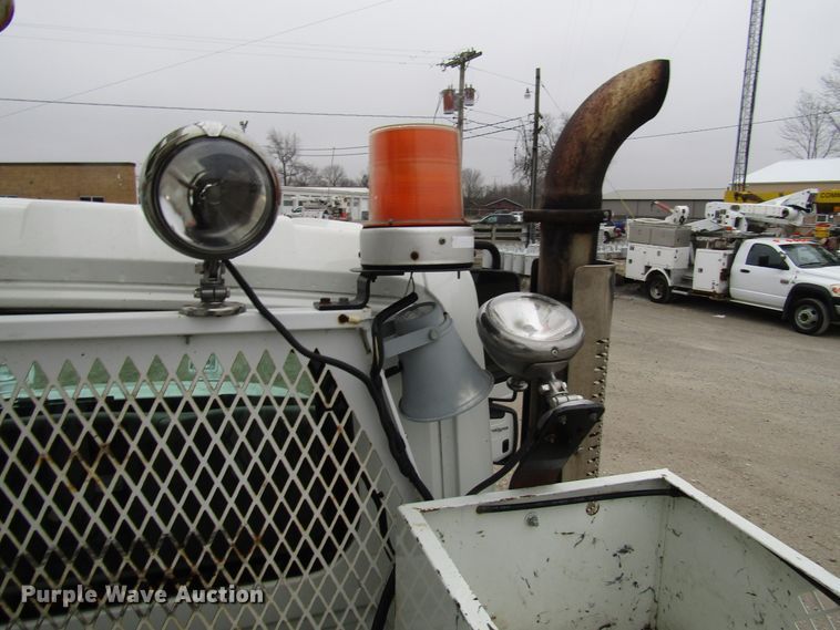 image for item DH8438 2009 International 4300 bucket truck
