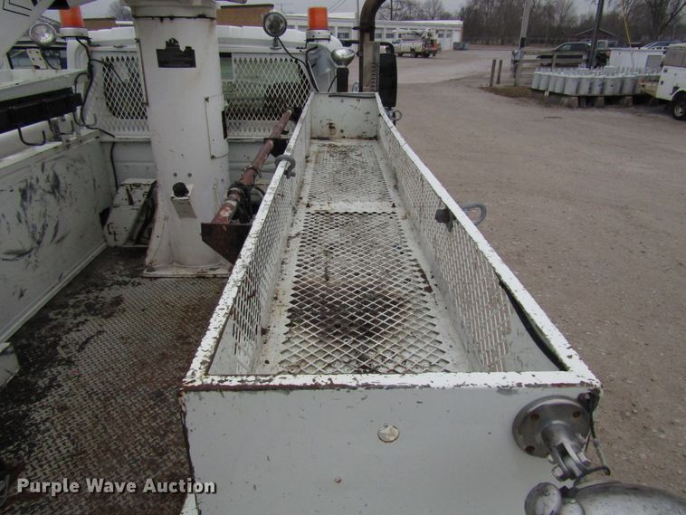 image for item DH8438 2009 International 4300 bucket truck