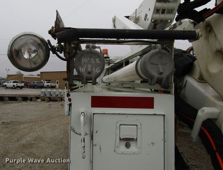 image for item DH8438 2009 International 4300 bucket truck