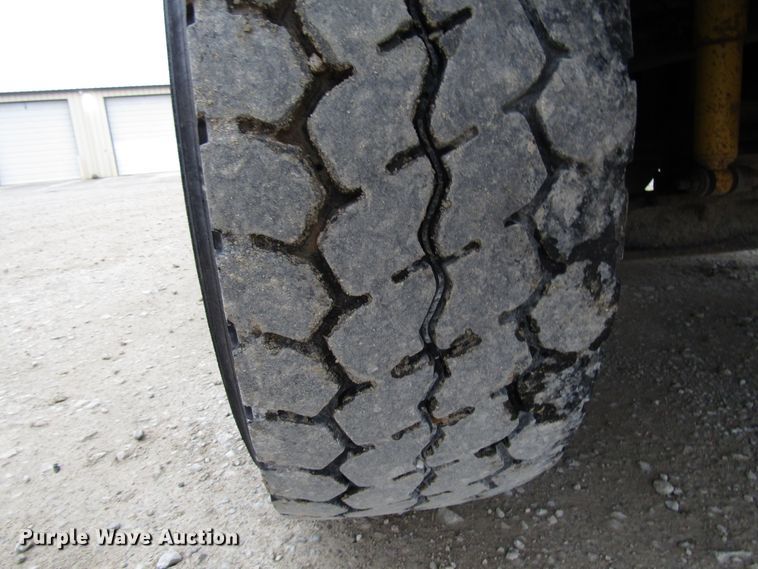 image for item DH8438 2009 International 4300 bucket truck