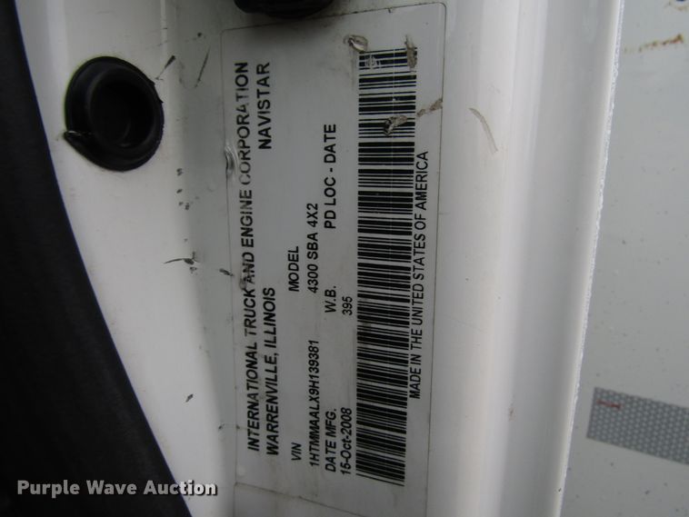 image for item DH8438 2009 International 4300 bucket truck