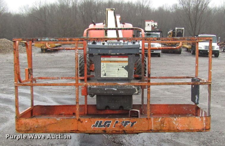 image for item DH8439 2007 JLG 800S boom lift