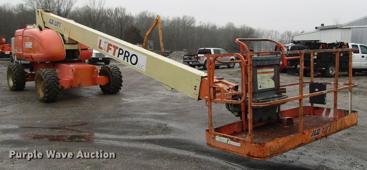 image for item DH8439 2007 JLG 800S boom lift