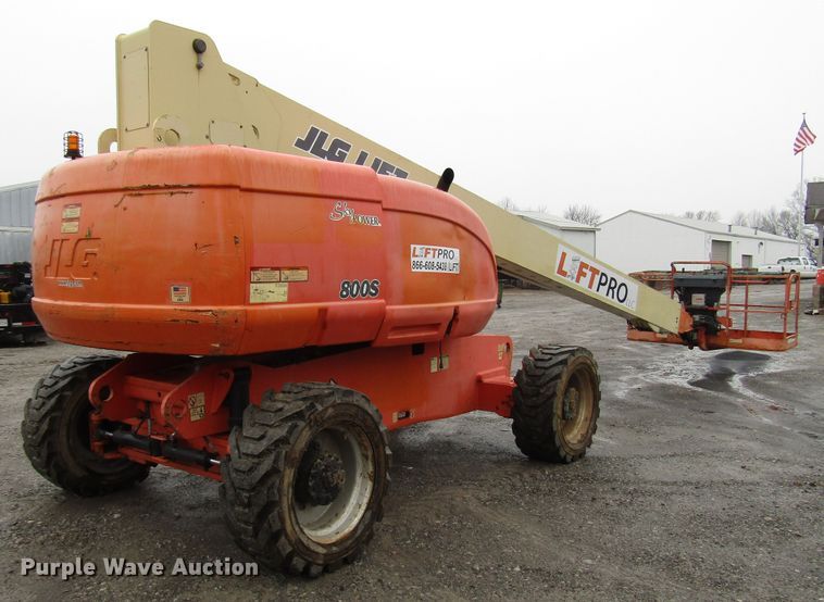 image for item DH8439 2007 JLG 800S boom lift