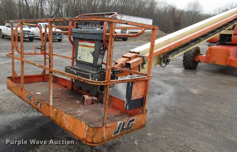 image for item DH8439 2007 JLG 800S boom lift
